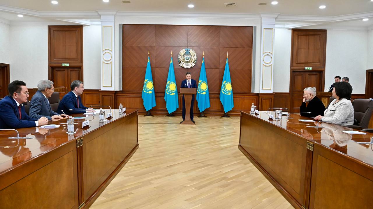 گەولوگتەرگە مەملەكەتتىك ناگرادالار تابىس ەتىلدى