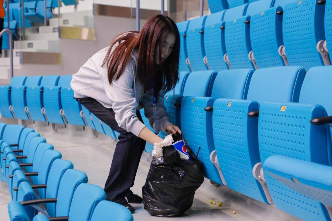 استانادا تيتۋلدىق جەكپە-جەكتەن كەيىن جانكۇيەرلەر تريبۋنانى تازارتتى