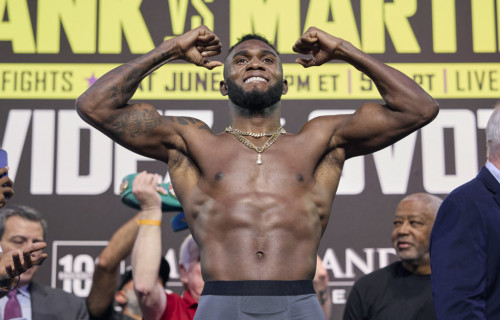 كارلوس ادامەس جانىبەكتى جەكپە-جەككە شاقىردى