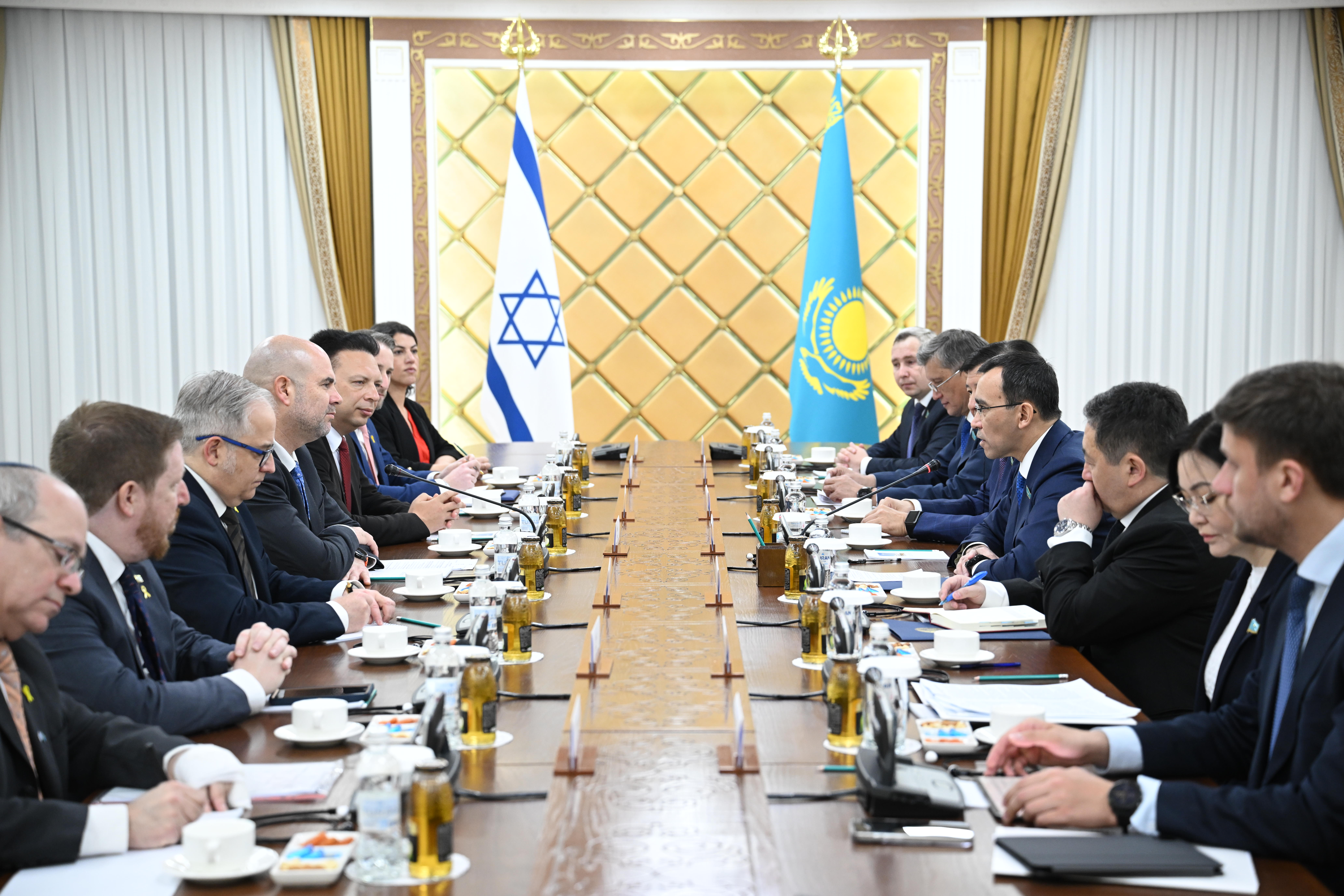 ماۋلەن اشىمباەۆ يزرايل كنەسسەتى توراعاسىمەن كەزدەستى