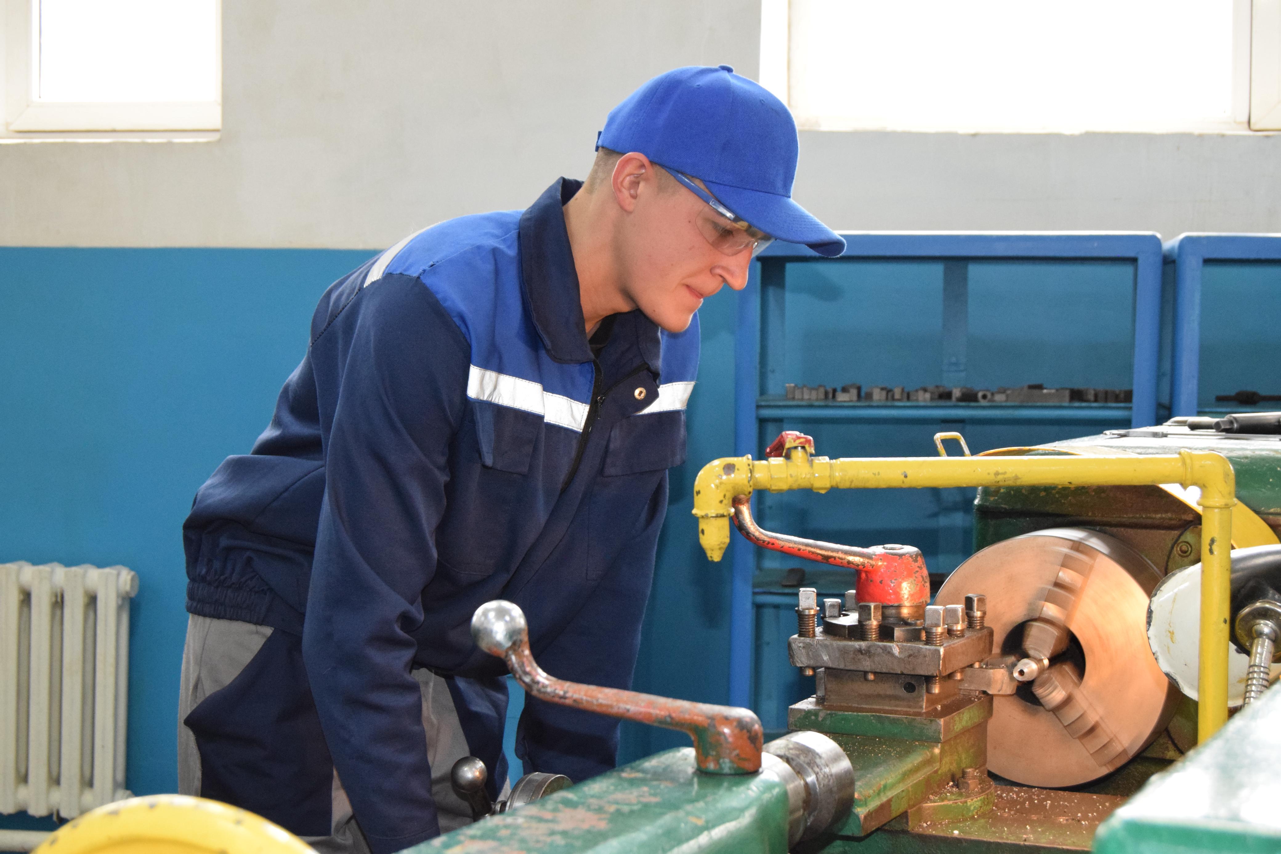 جۇمىس ۇسىناتىن جارمەڭكە