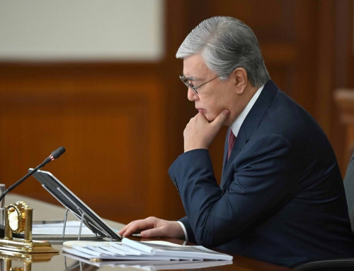 پرەزيدەنت الەمدىك نارىقتاعى وزگەرىستەرگە وراي جيىن وتكىزدى