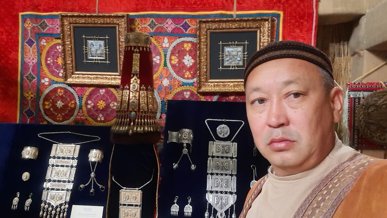 داۋلەت داركەمباي ۇلى: قولونەردىڭ قاشاندا ءباسى جوعارى