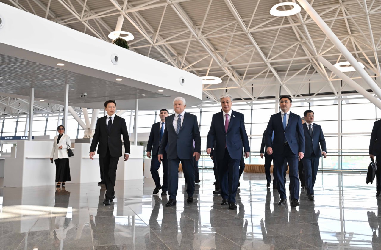 پرەزيدەنت شىمكەنت اۋەجايىنىڭ جاڭا تەرمينالىمەن تانىستى