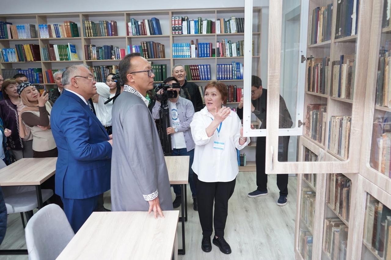 تاۋلىك بويى اشىق كىتاپحانا