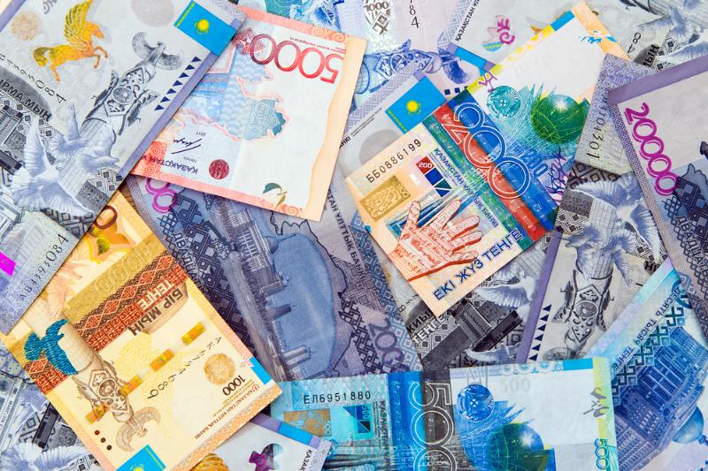 قندرا: بانكتەردىڭ ۇكىمەتتەن قانشا قارىز الاتىنى ناقتىلاندى