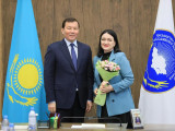 قازاقستان حالقى اسسامبلەياسىنىڭ مۇشەلەرى مەرەيتويلىق مەدالدارمەن ماراپاتتالدى