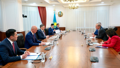 بەكتەنوۆ Chevron باسشىسىمەن مۇناي سالاسىنىڭ پەرسپەكتيۆالارىن تالقىلادى