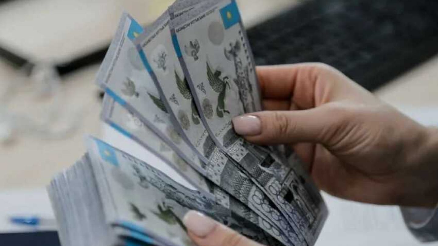 سارىاعاشتا ءبىلىم ءبولىمىنىڭ قىزمەتكەرلەرى جارتى ميلليارد جىمقىرعان