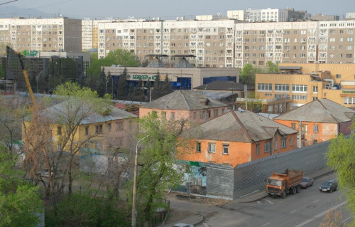 الماتىدا ەسكى ۇيلەردى رەنوۆاتسيالاۋ ءجۇرىپ جاتىر