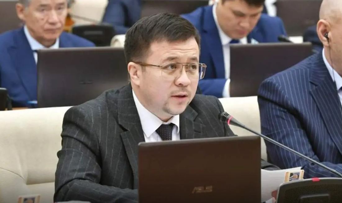 قىزمەتتە ءجۇرىپ قازا تاپقان پوليتسەيلەردىڭ وتباسىلارىنا وتەماقى تولەنەدى - دەپۋتات