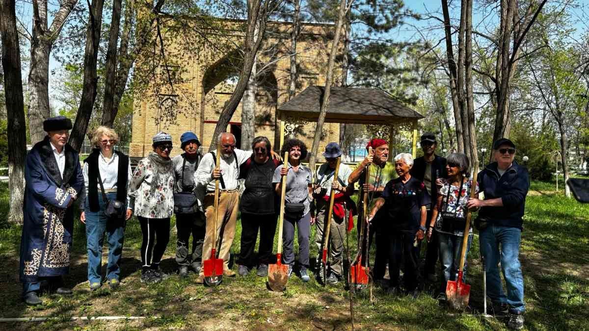 اكتسياعا تۋريستەر دە ۇلەس قوستى