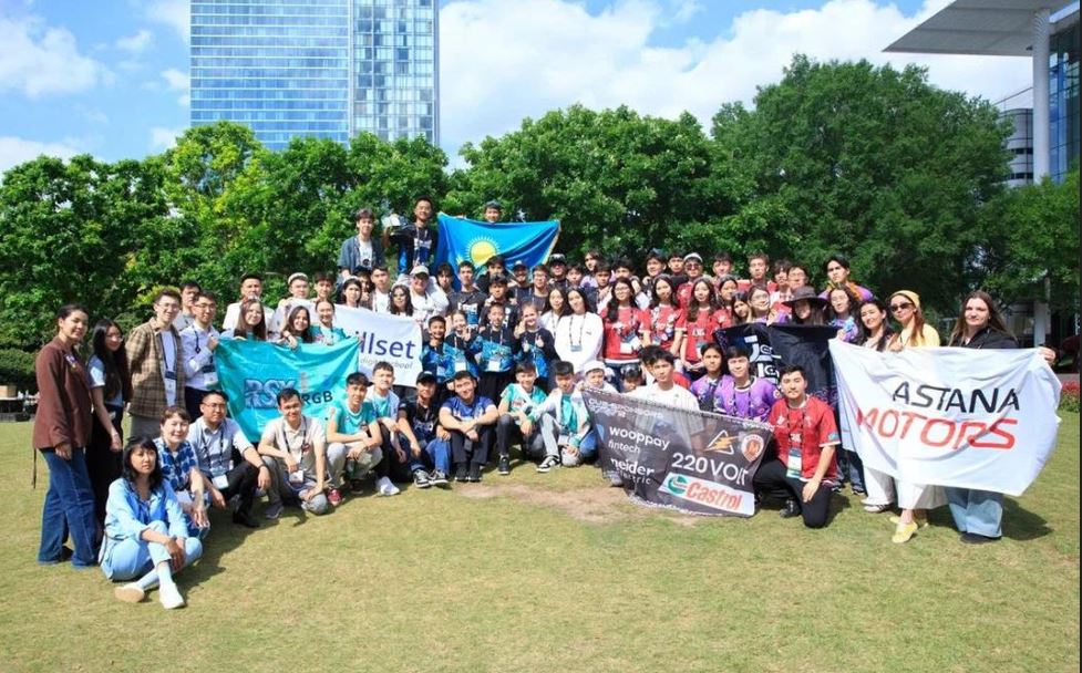 روبوتوتەحنيكا جارىسىنا 7 كوماندا اتتاندى