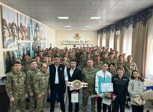 ازيا چەمپيونى ايدا ابىكەەۆا ۇلاندىقتارمەن كەزدەستى