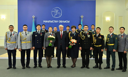 پرەزيدەنت ماڭعىستاۋ وبلىسى قۇقىق قورعاۋ ورگاندارىنىڭ قىزمەتكەرلەرىن ماراپاتتادى
