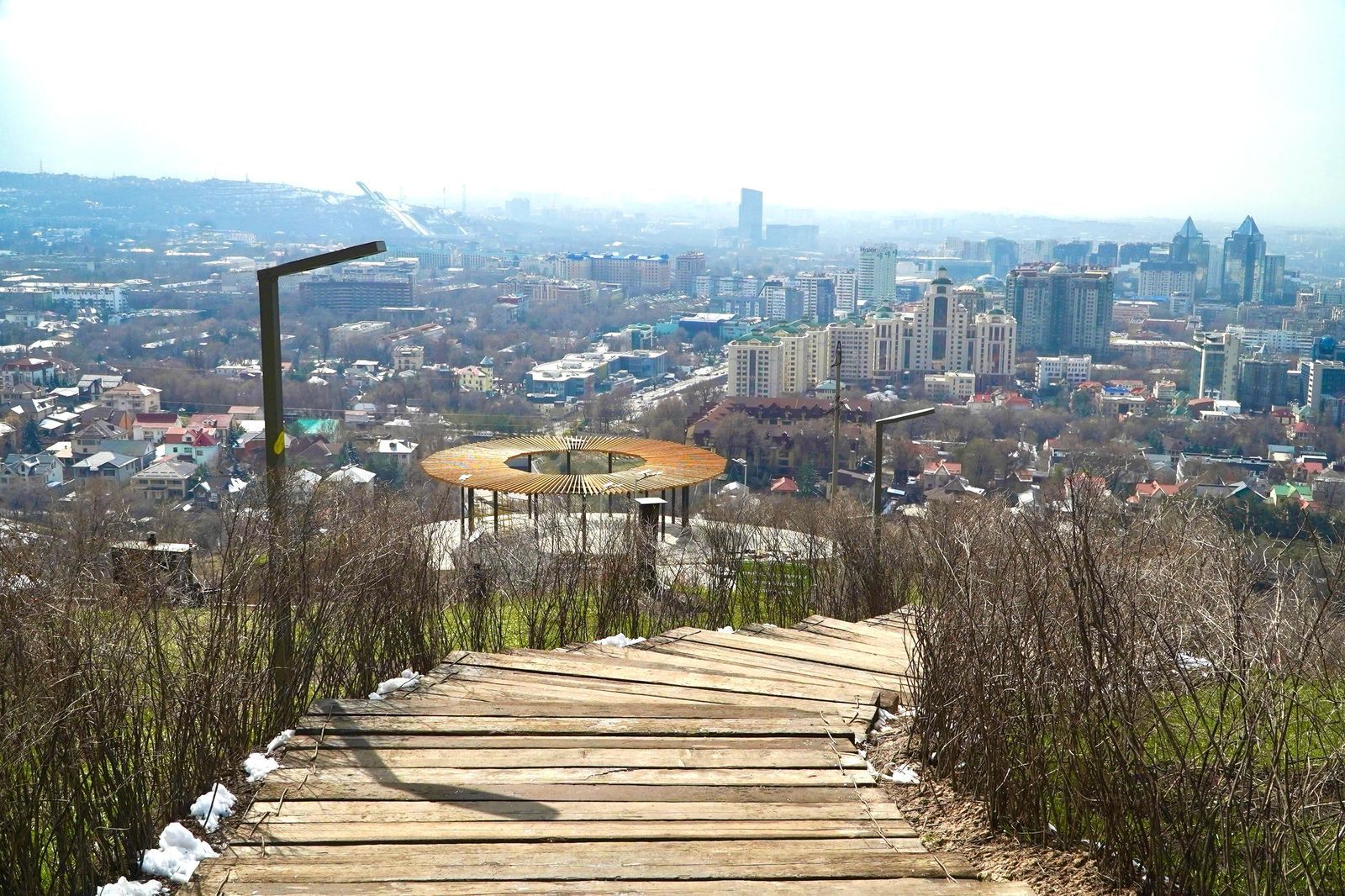 سەنىمنەن ايرىلعان مەردىگەرلەرگە باقىلاۋ كۇشەيدى