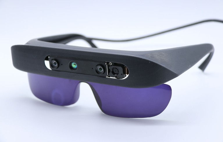 اياق جولىن كورۋگە كومەكتەسەدى