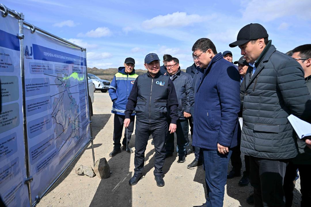 اكىم شالعايداعى شۇبارتاۋ حالقىمەن كەزدەستى