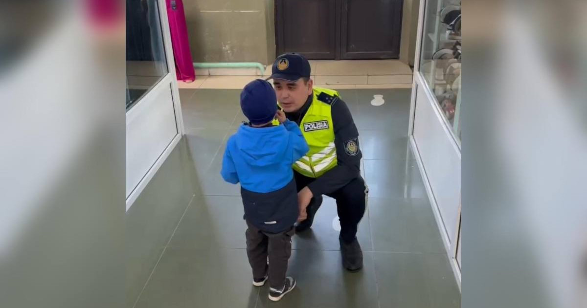 كوكشەتاۋدا جوعالعان بالا اناسىنا تابىستادى