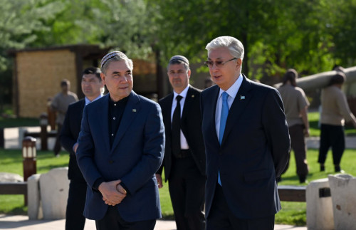 توقاەۆ پەن بەردىمۇحامەدوۆ «ەتنواۋىل» كەشەنىنە باردى