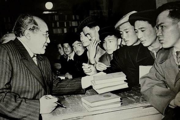 مۇحتار اۋەزوۆ جانە لەنين سىيلىعى