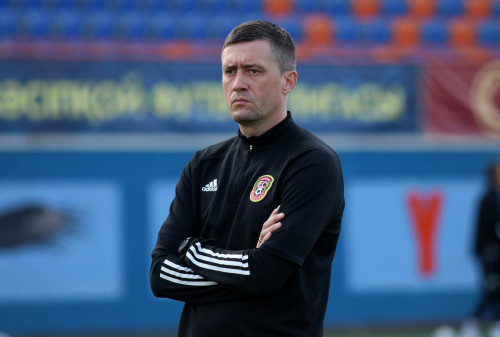 «اتىراۋ» فۋتبول كلۋبىنىڭ باس باپكەرى قىزمەتىنەن كەتتى