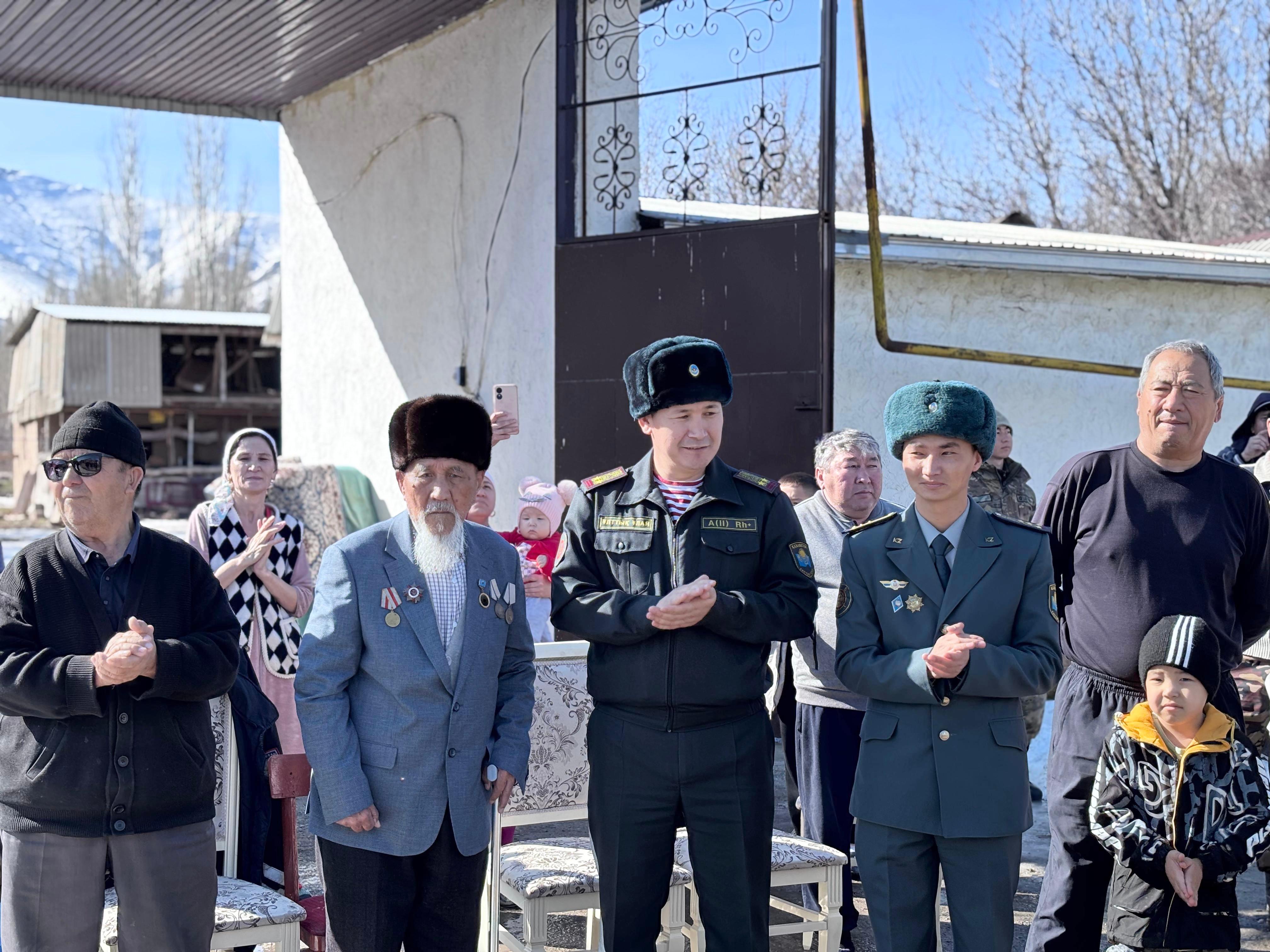 ەكى ارداگەرگە الەۋمەتتىك جاردەماقى تولەندى