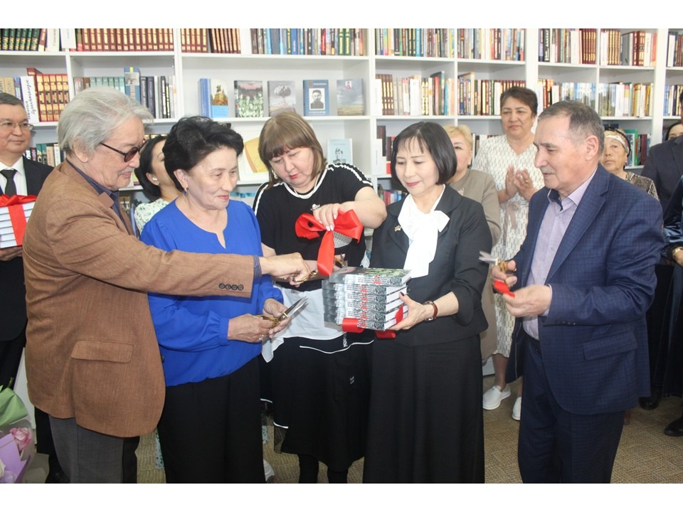 مايدانگەر قىزدار جايلى كىتاپ