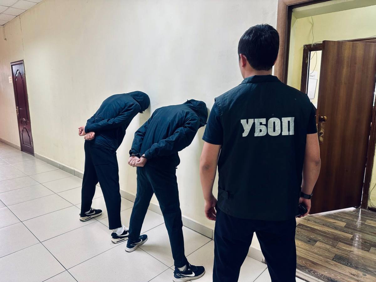 قىزبەن تانىسام دەپ بوپساعا ۇشىرادى