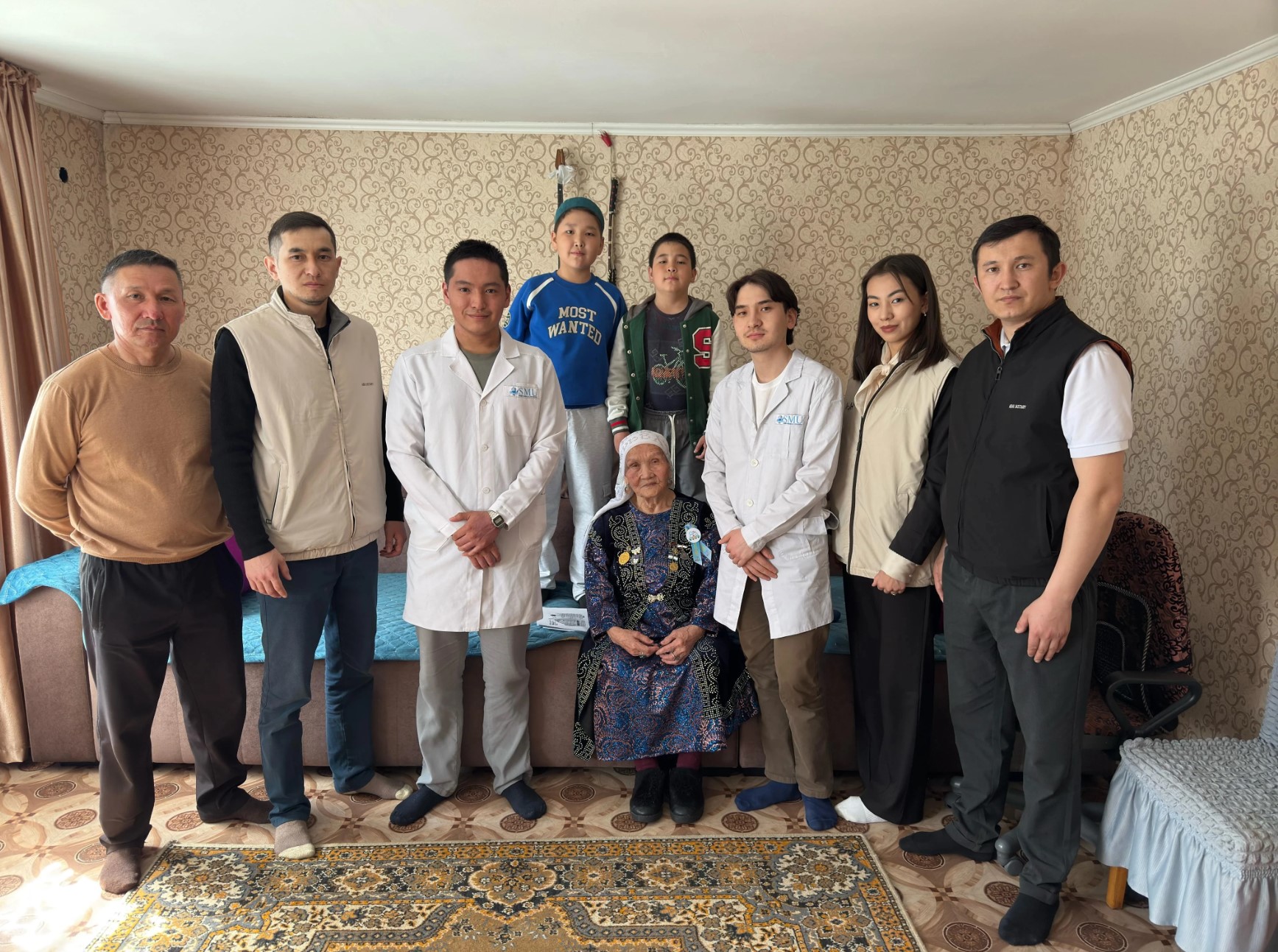 تىل ارداگەرىنە قۇرمەت كورسەتتى