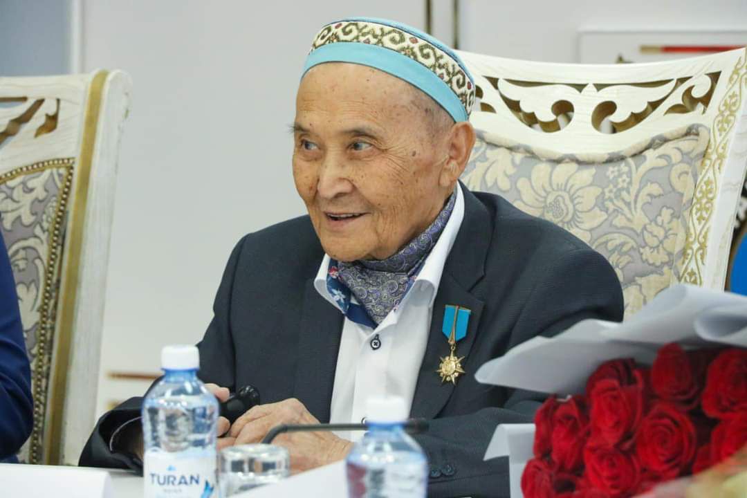 ادەبيەتتىڭ اكىمى