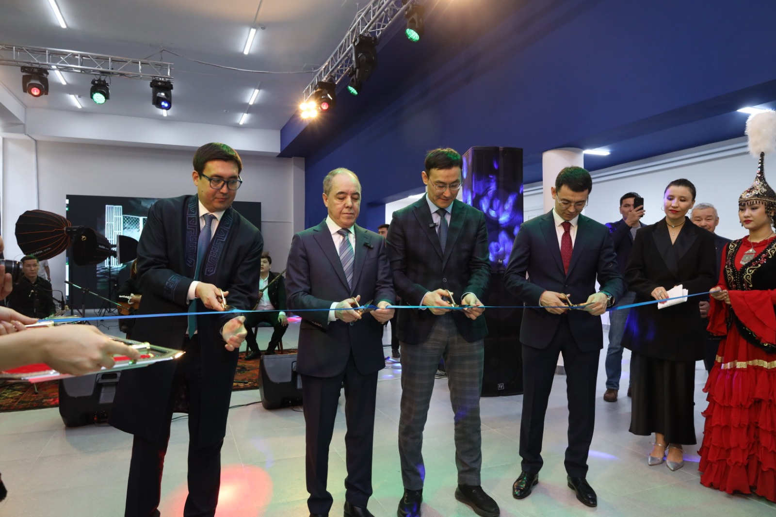 «سامۇرىق-قازىنا» قورىنىڭ ءۇشىنشى كرەاتيۆتى حابى ورالدا اشىلدى