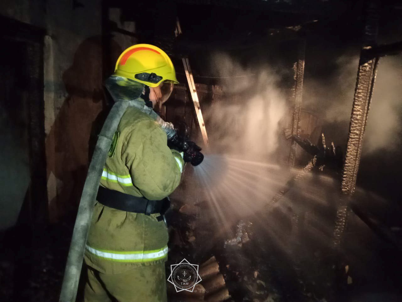 ەكى ادام اجالدان قۇتقارىلدى