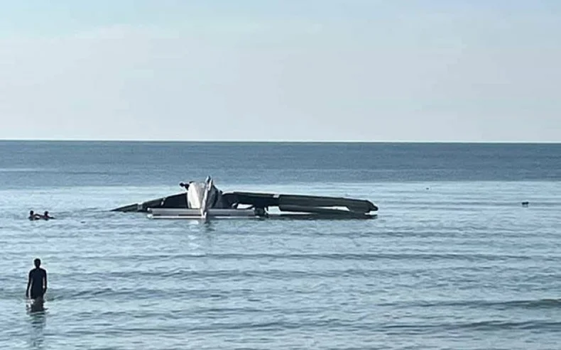 تايلاندتا ۇشاق تەڭىزگە قۇلاپ, بەس ادام قازا تاپتى