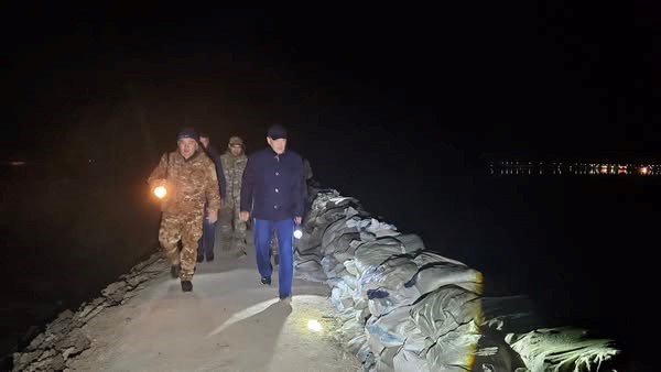 كۇتپەگەن جەردەن كوتەرىلگەن تاسقىن