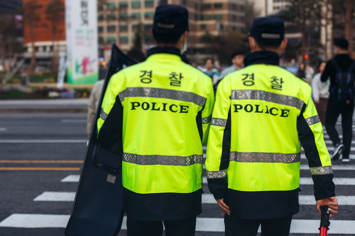 قارۋلانعان وقۋشى مەكتەپكە شابۋىل جاساپ, التى ادام زارداپ شەكتى