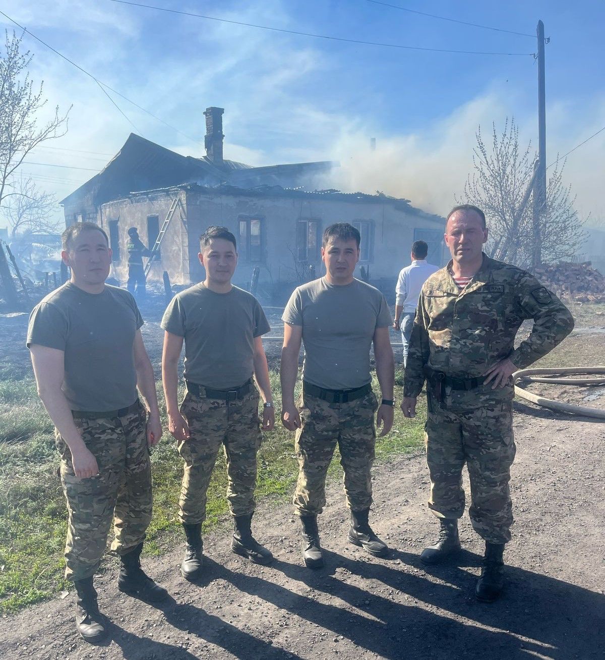 ۇلاندىقتار  ءۇش بالانى ورتتەن قۇتقارىپ قالدى