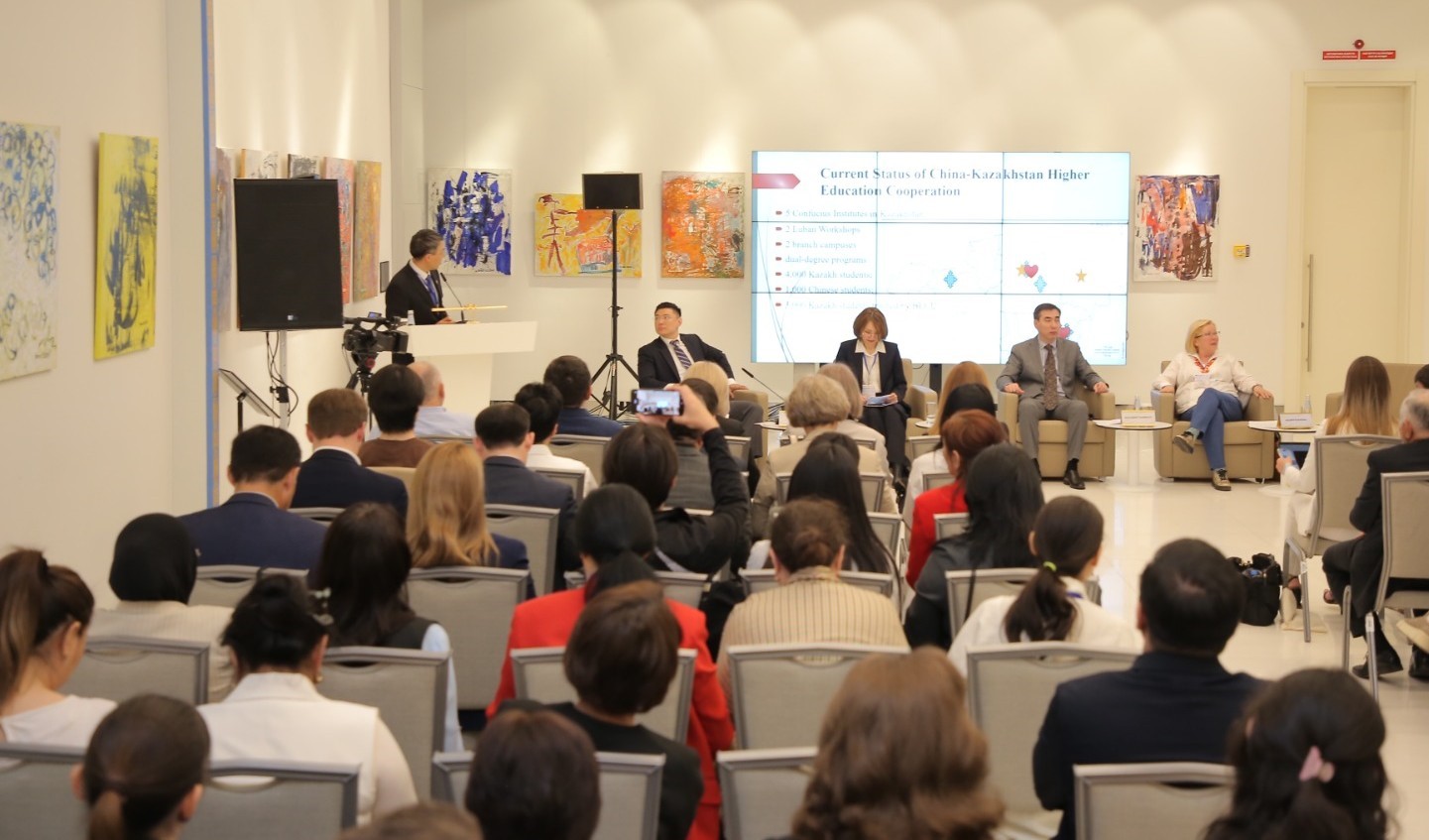 عىلىم مەن ءبىلىمدى دامىتۋ – ەلىمىزدىڭ ستراتەگيالىق تاڭداۋى