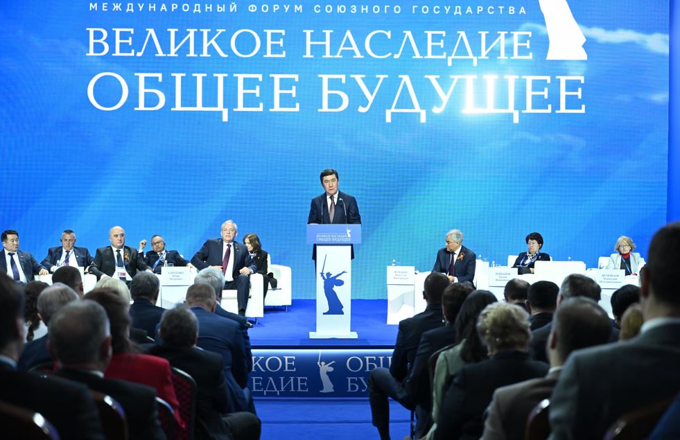 مايدانگەر وتانداستارىمىزعا ارنالعان ەسكەرتكىشكە گۇل شوقتارى قويىلدى