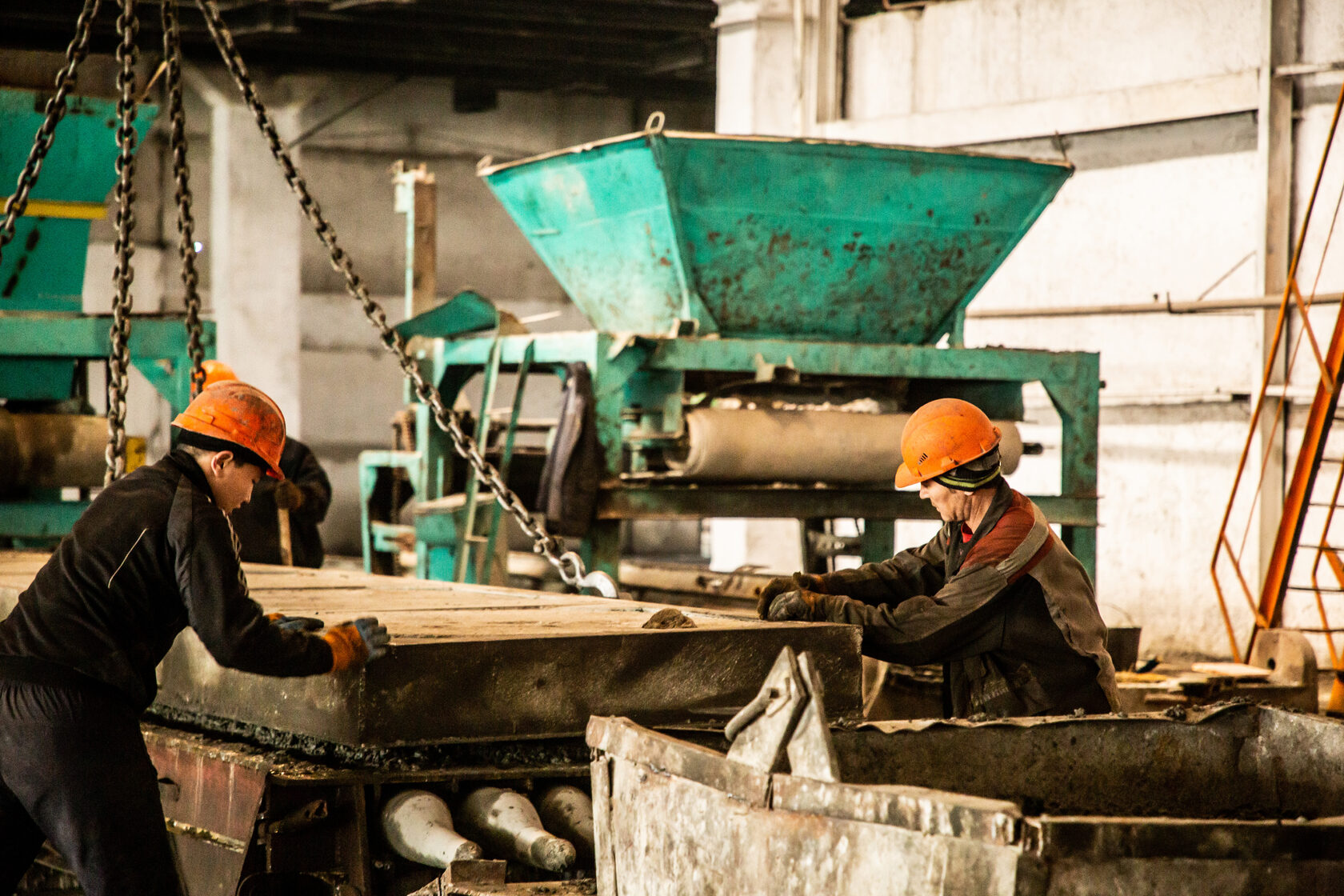 قۇرىلىس قارقىنىنا ۇلەس قوسقان ۇجىم