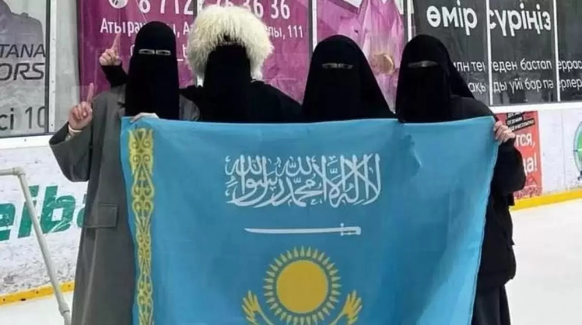 اتىراۋدا تۋدى وزگەرتىپ, تۇمشالانىپ سۋرەتكە تۇسكەندەر جازالاندى