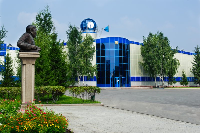 40 ستۋدەنت امەريكاعا اتتانادى