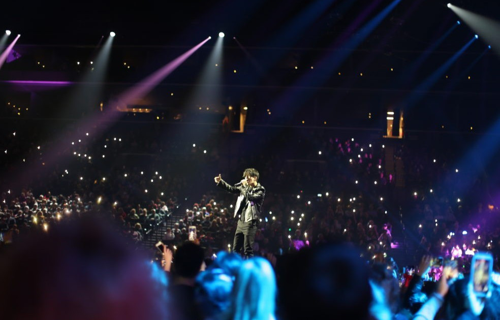 ديماشتىڭ كونتسەرتىنە جالعان بيلەتتەر ساتىلىپ جاتىر