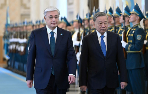 اقوردادا تو لامدى رەسمي قارسى الۋ ءراسىمى ءوتتى