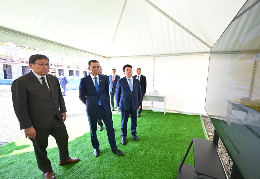 اباي مەكتەبىنىڭ قۇرىلىسىمەن تانىستى