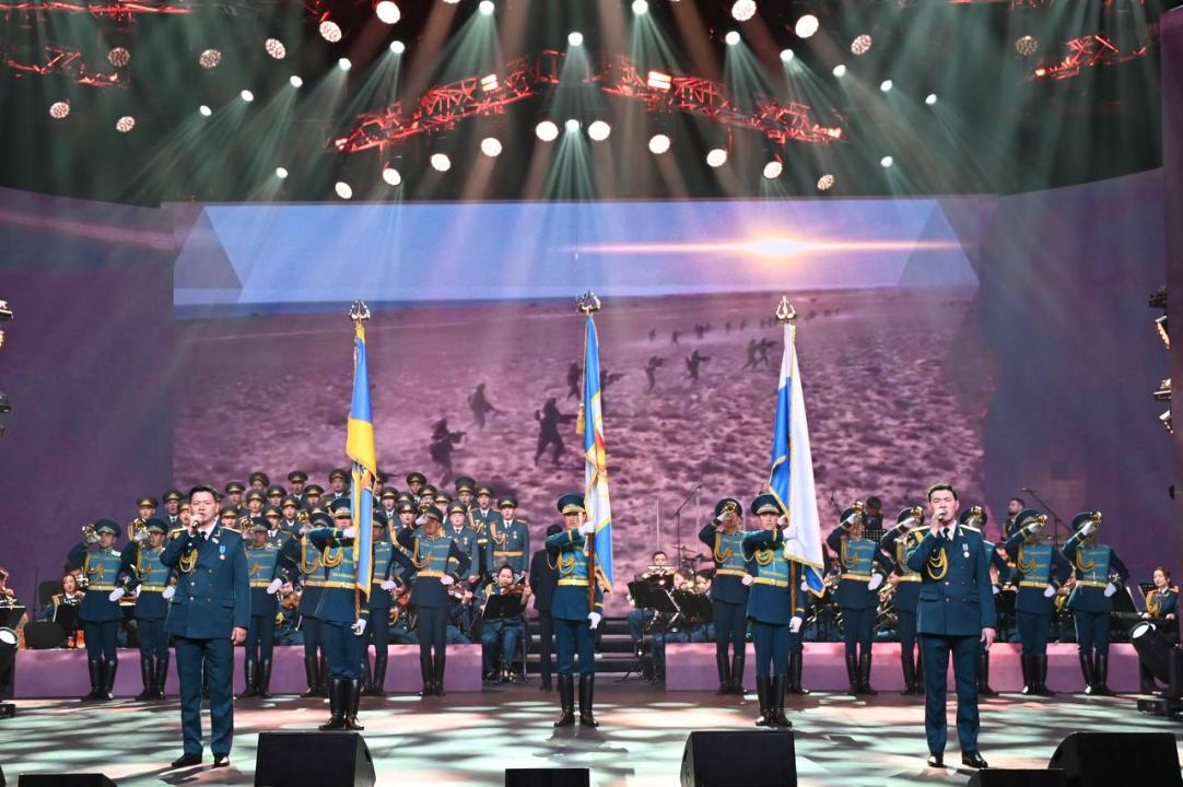 ەلوردادا «قازاق دالاسى – جەڭىستىڭ التىن بەسىگى» اتتى مەرەكەلىك كونتسەرت ءوتتى