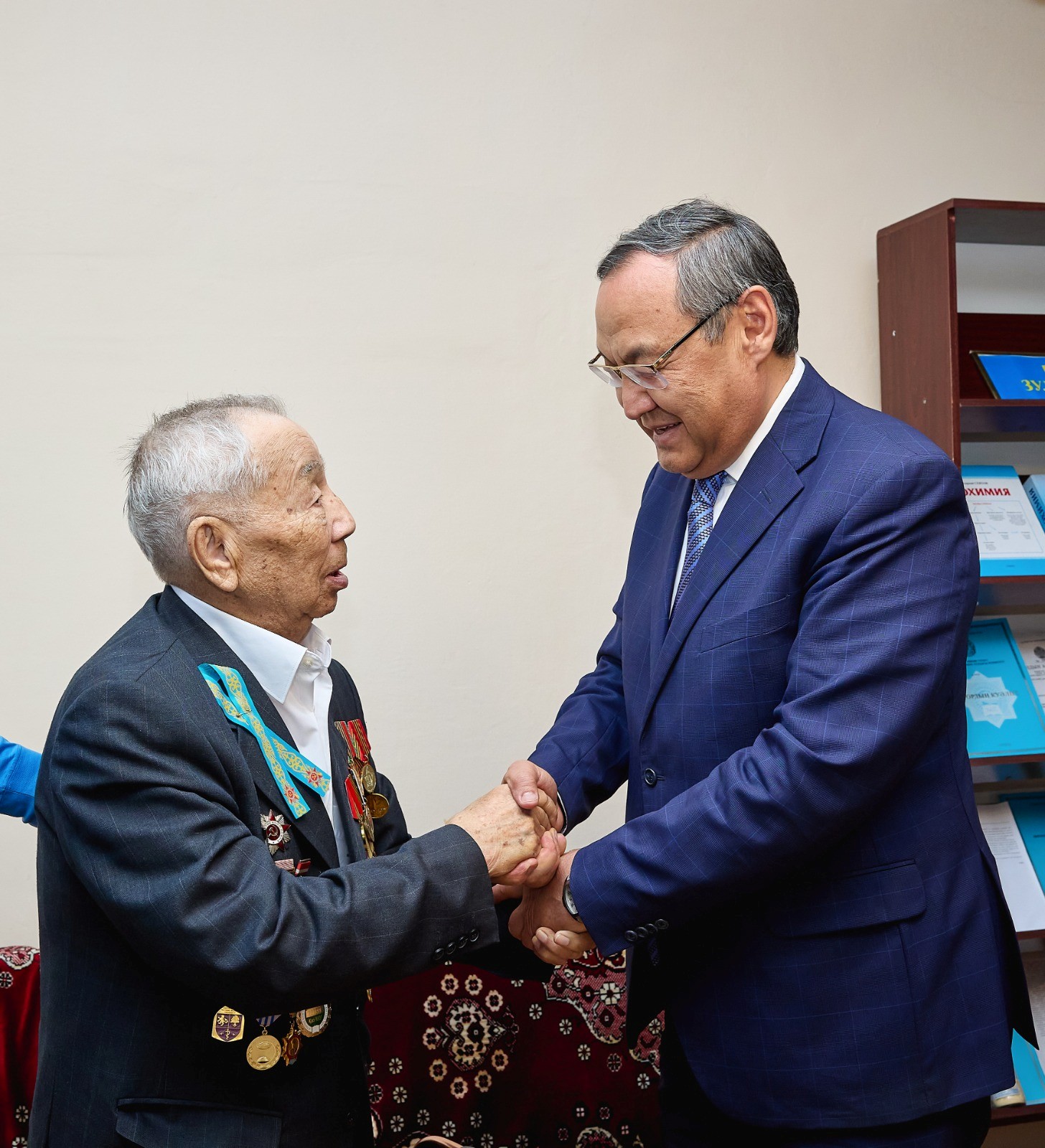 مايدانگەر عالىمعا قۇرمەت