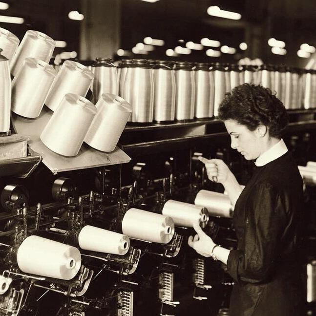 سۇتتەن تىگىلگەن كيىم