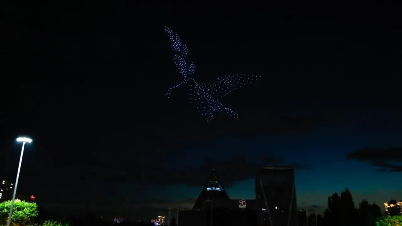 الماتىدا جەڭىس كۇنىنە وراي دروندار شوۋى وتەدى