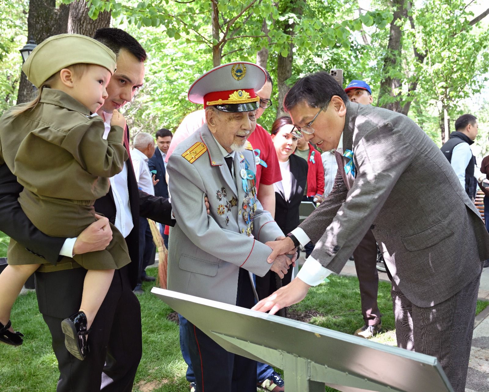 الماتىنىڭ سەگىز اۋدانىندا  سوعىس ارداگەرلەرىنىڭ اللەياسى اشىلدى